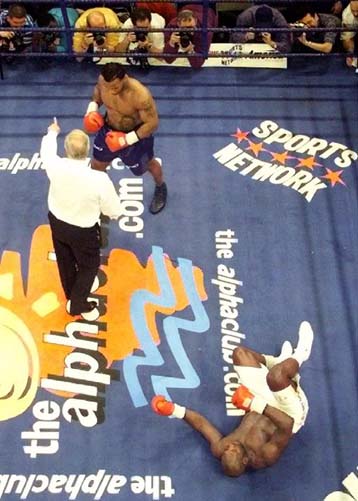 Εύκολα νοκ άουτ τον Φράνσις ο Τάισον