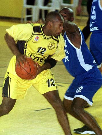 Δυσκολεύτηκαν, αλλά κέρδισαν, Περιστέρι και Μαρούσι