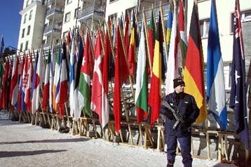 Mε το βλέμμα στραμμένο στο Νταβός