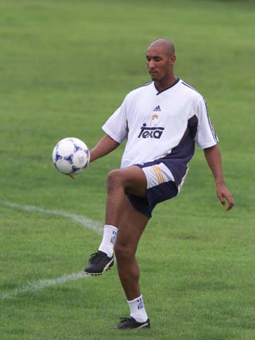 Πυρκαγιά και… επεισόδιο στο σπίτι του Νικολά Ανελκά