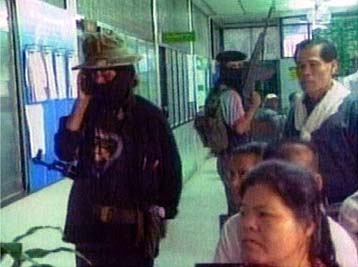 Παράδοση των Βιρμανών ανταρτών που κατέλαβαν νοσοκομείο ζητεί η κυβέρνηση