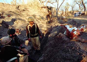 Το Πακιστάν απειλεί με απάντηση στις παραβιάσεις της Ινδίας στο Κασμίρ