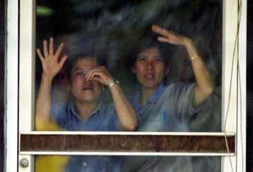 Ομηροι 200 γιατροί και ασθενείς σε νοσοκομείο της Ταϊλάνδης