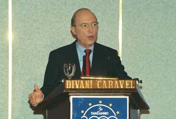 Τα εύσημα στην ελληνική βιομηχανία απέδωσε ο πρωθυπουργός