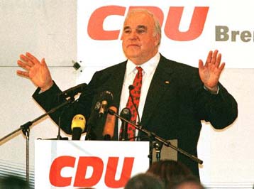 Ο Κολ επιμένει στη σιωπή του και αρνείται τις κατηγορίες για διαφθορά