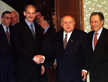 ΜΟΕ προτείνει ο Τζεμ στο Αιγαίο – Για καινούρια αρχή κάνει λόγο ο Παπανδρέου