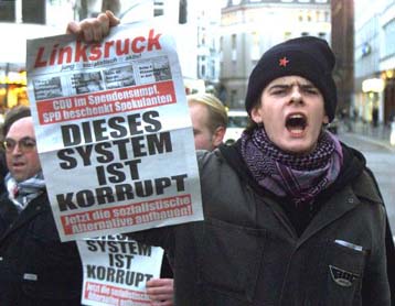 Συνεδριάζει η ειδική επιτροπή του γερμανικού κοινοβουλίου για το σκάνδαλο Κολ