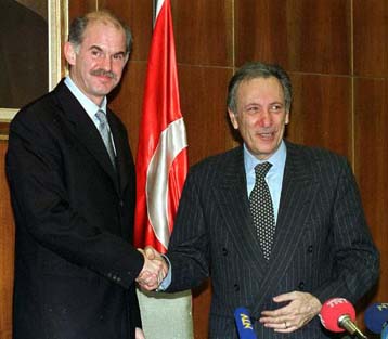 Στην Αγκυρα ο Γιώργος Παπανδρέου – Την Πέμπτη η υπογραφή των ελληνοτουρκικών συμφωνιών