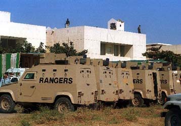 Απαγγέλθηκαν επίσημα οι κατηγορίες εναντίον του Ναουάζ Σαρίφ