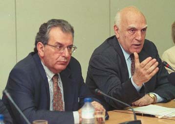 Διακόσιες χιλιάδες πλαστά βιβλιάρια υγείας αποκάλυψε έρευνα του αρμόδιου υπουργείου