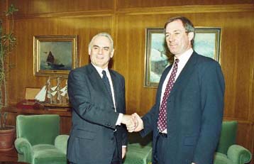 Η ελληνοβρετανική συνεργασία στο επίκεντρο των συνομιλιών Τσοχατζόπουλου – Χουν