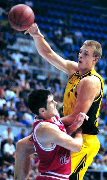 Σφραγίζουν εισιτήρια για τους 16 του Σαπόρτα ΑΕΚ και Ηρακλής