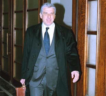 Η δραχμή κλείδωσε ψηλότερα κατά 3,5% έναντι του ευρώ – Προς πτώση των επιτοκίων