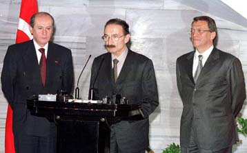 Ποικίλες αντιδράσεις προκαλεί στην Τουρκία η απόφαση για τον Οτζαλάν