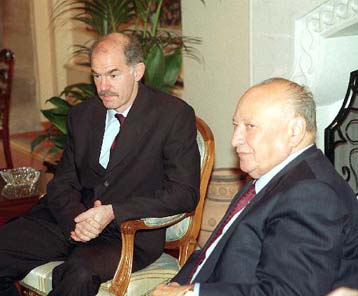 Συναντήσεις με την κυπριακή πολιτική ηγεσία είχε ο υπουργός Εξωτερικών