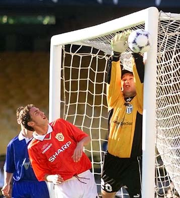 Αντίο με νίκη για τη Μάντσεστερ Γιουνάιτεντ