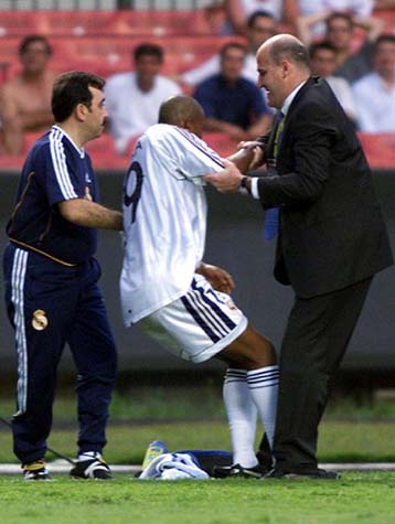 Τραυματίστηκε στο γόνατο ο Ανελκά