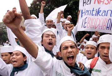 Αντίθετος στον ιερό πόλεμο ο Ουαχίντ ενώ συνεχίζονται τα επεισόδια