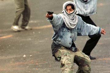 Δολαριοποίηση της οικονομίας αναγγέλλει ο πρόεδρος εν μέσω έντονων αντιδράσεων