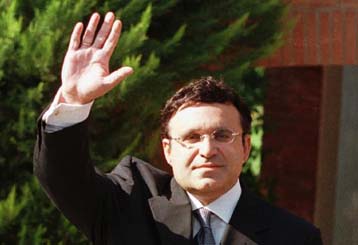 Την παραίτηση του Βάιτσμαν ζητούν και μέλη της κυβέρνησης