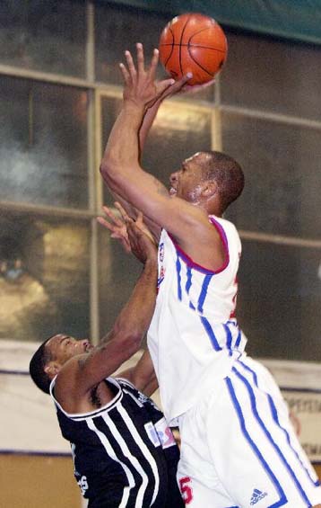 Ο Πανιώνιος υπέταξε τον ΠΑΟΚ 88-72