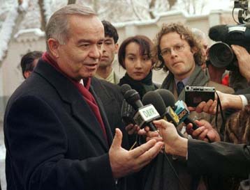 Ο Καρίμοφ επανεκλέγεται πρόεδρος σε αμφιλεγόμενες εκλογές