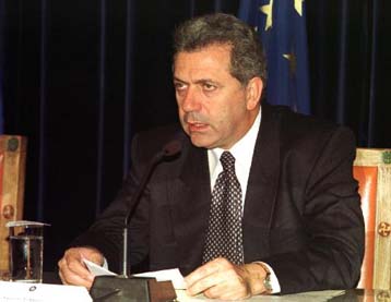 Ανοιχτά αφήνει όλα τα ενδεχόμενα ο Δημήτρης Αβραμόπουλος