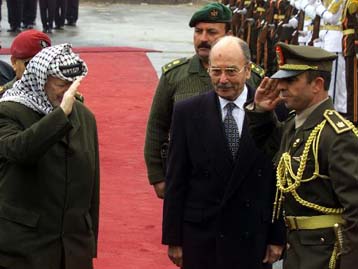 παράσημο από τον Αραφάτ, συνάντηση με τον Πατριάρχη Διόδωρο