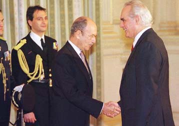 Μείωση της στρατιωτικής θητείας από το Μάιο μελετά το υπουργείο Εθνικής Αμυνας