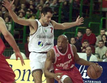 Εσπασε το αήττητο της Κάχα ο Ολυμπιακός