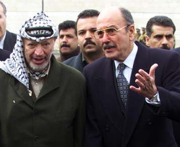 Συνάντηση Στεφανόπουλου-Αραφάτ στα Παλαιστινιακά εδάφη