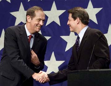 Mπράντλεϊ και Γκορ στη μάχη για το χρίσμα των Δημοκρατικών