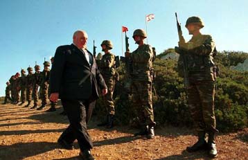 Αρνητικός ο Ντενκτάς στην προτεινόμενη αλλαγή του πολιτεύματος