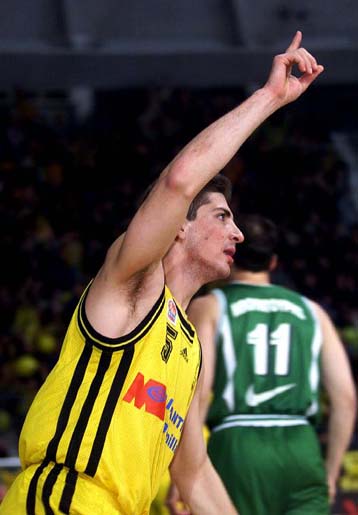 Ο Αρης αντεπιτίθεται