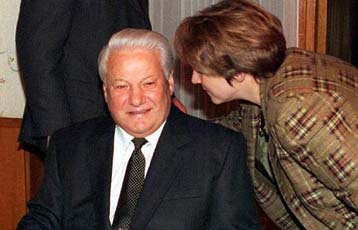 Ο Πούτιν απολύει την κόρη του Γέλτσιν