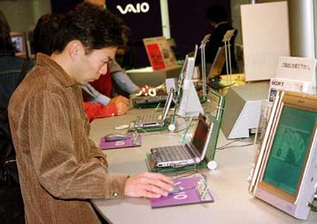 Μεγαλώνει συνεχώς η αγορά των υπολογιστών χειρός