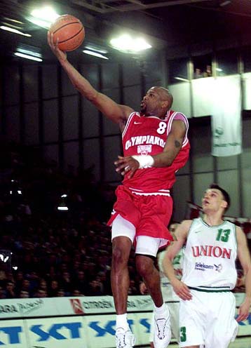 Αυτοκτόνησε στο β ημίχρονο ο Ολυμπιακός