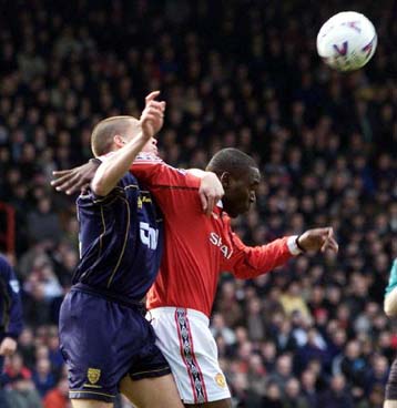 Ισοπαλίες για Μάντσεστερ και Λιντς