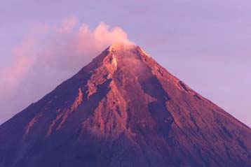 Νέες εκρήξεις του ηφαιστείου Μαγιόν