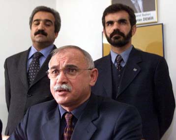 Απηλλάγησαν των καθηκόντων τους οι συλληφθέντες Κούρδοι δήμαρχοι