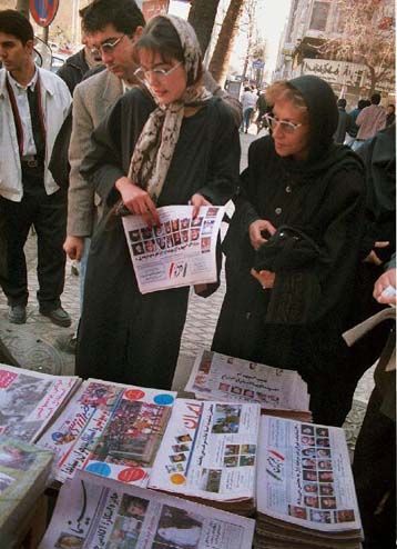 Αναφορές για παρατυπίες καθυστερούν την ανακοίνωση των εκλογικών αποτελεσμάτων