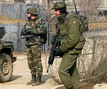 Yπό έλεγχο η κατάσταση στη Μιτρόβιτσα υποστηρίζει η KFOR