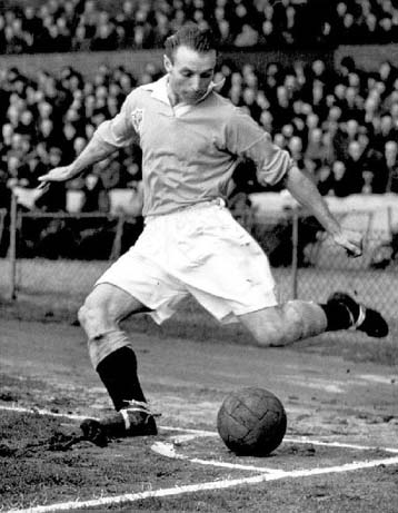 Το ποδόσφαιρο θρηνεί την απώλεια του σερ Στάνλεϊ Μάθιους