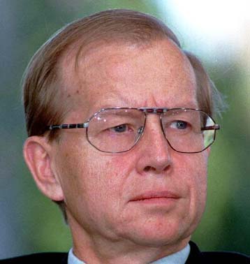 Ο Κολ σπάει τη σιωπή του για την περίπτωση της Elf Aquitaine