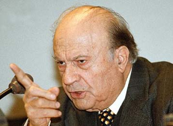 Με κλείσιμο στις εκλογές απειλούν οι Νομαρχίες