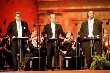 Χωριστή συναυλία στον ίδιο χώρο για τους τρεις τενόρους