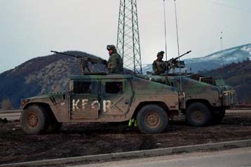 Μεγάλη επιχείρηση της KFOR για την αποκατάσταση της τάξης στη Μιτρόβιτσα