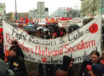 Mαζική διαδήλωση εναντίον του Χάιντερ στη Βιέννη