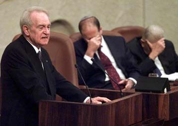 Ταπεινά συγγνώμη για το Ολοκαύτωμα ζητεί ο Γερμανός πρόεδρος στο Ισραήλ