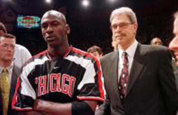 Ο Φιλ Τζάκσον επιστρέφει στο Σικάγο